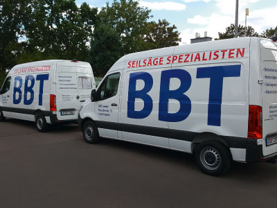 Autobeschriftung, Fahrzeugbeschriftung eines Mercedes Sprinter.